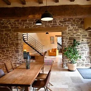 Les Aux Loups En Broceliande Bed & Breakfast